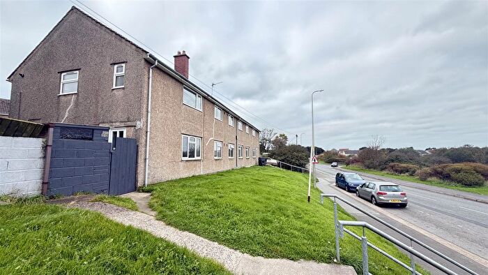 3 Bedroom Flat For Sale In Gelliswick Road, Hakin, Milford Haven, SA73