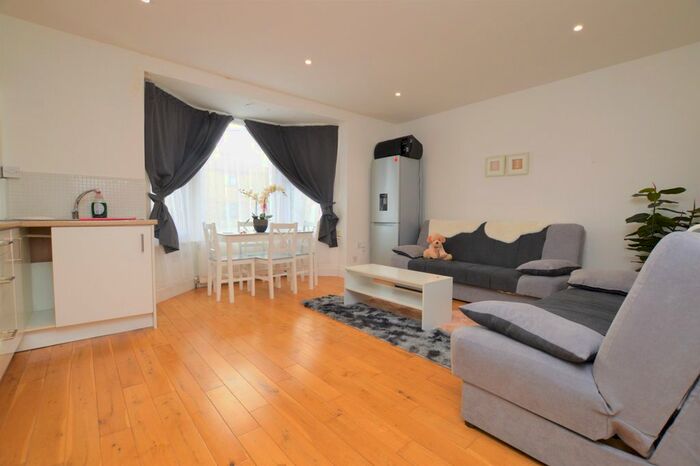 Studio To Rent In Wyndham Avenue, Cliftonville, Margate CT9