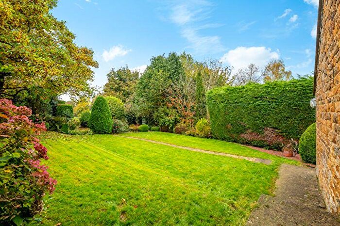 3 Bedroom Cottage For Sale In The Poplars, Upper Wardington., OX17