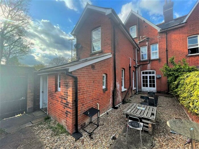 1 Bedroom Flat To Rent In York Road, Guildford, GU1