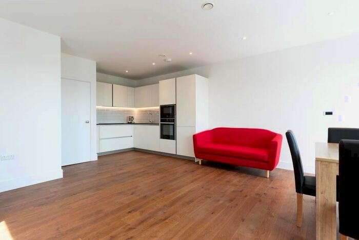 2 Bedroom Flat To Rent In Salisbury Street, London W3