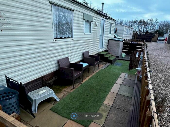 2 Bedroom Park Home To Rent In Brackley, Brackley, NN13