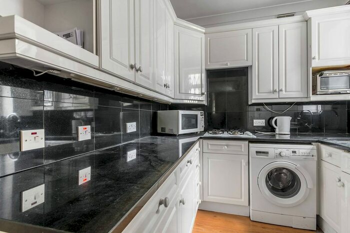 Studio To Rent In Norland Square, Holland Park, London, W11