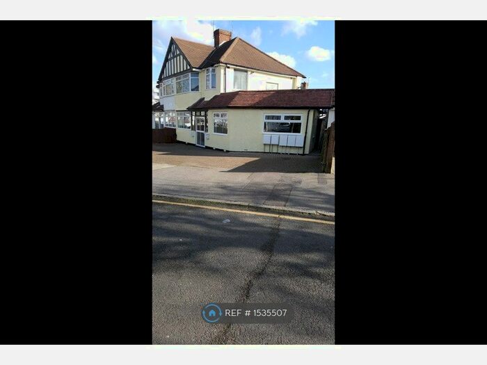 1 Bedroom Flat To Rent In Fairview Crescent, Rayners Lane, HA2