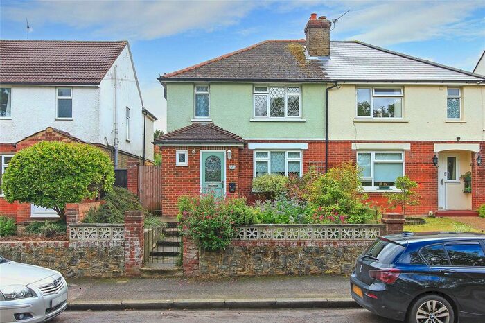 4 Bedroom Semi-Detached House For Sale In Ruins Barn Road, Tunstall, Sittingbourne, Kent, ME10