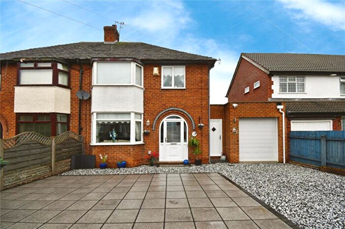 3 Bedroom Semi-Detached House For Sale In Caulfield Drive, Greasby, Wirral, CH49