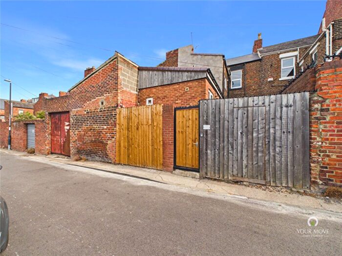 1 Bedroom Terraced House To Rent In Southwick Road, Sunderland, Tyne And Wear, SR5