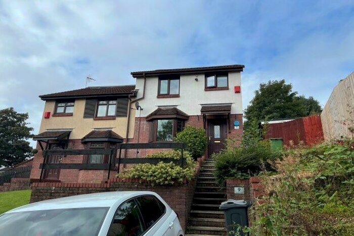 3 Bedroom Semi-Detached House To Rent In Canopus Close, Caerdydd, CF3