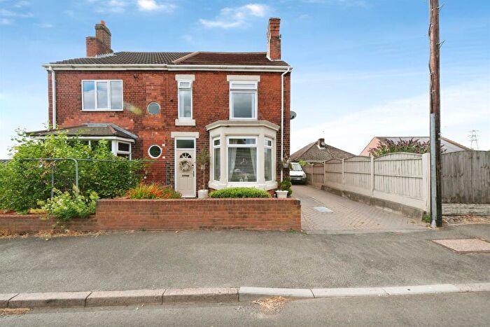 3 Bedroom Semi-Detached House For Sale In Station Road, Pilsley, Chesterfield, S45