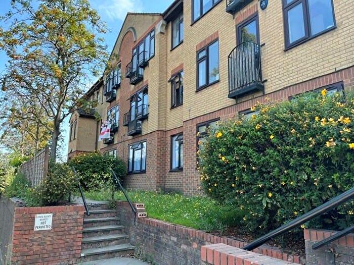 1 Bedroom Flat To Rent In Nelson House, London Road, Greenhithe, DA9