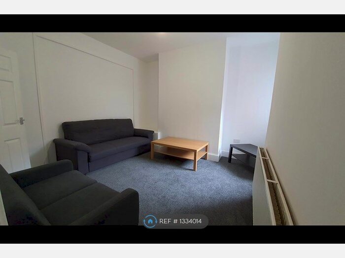 4 Bedroom Terraced House To Rent In Moseley Road, Fallowfield, Manchester, M14