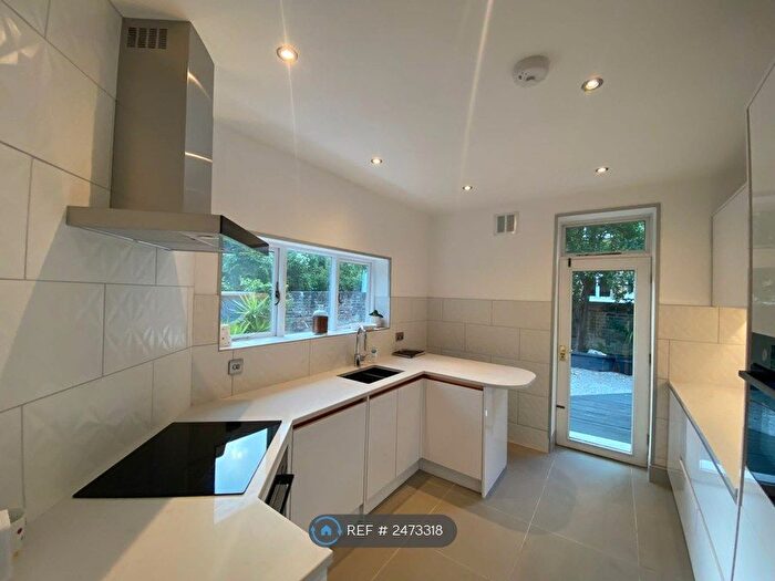 3 Bedroom Detached House To Rent In Kidbrooke Grove, London, SE3