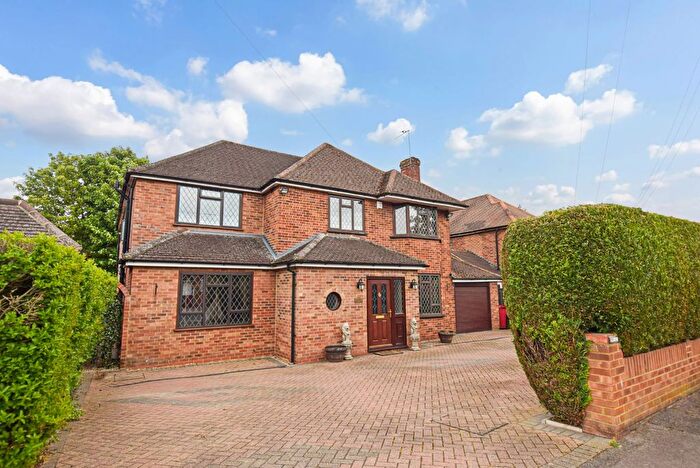 5 Bedroom Detached House For Sale In Westlands Avenue, Slough, Berkshire, SL1