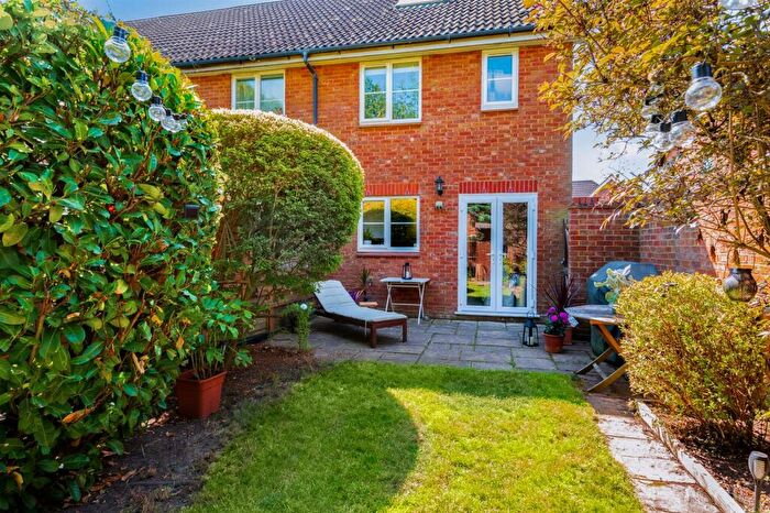 3 Bedroom End Of Terrace House For Sale In Farmers End, Charvil, Reading, RG10