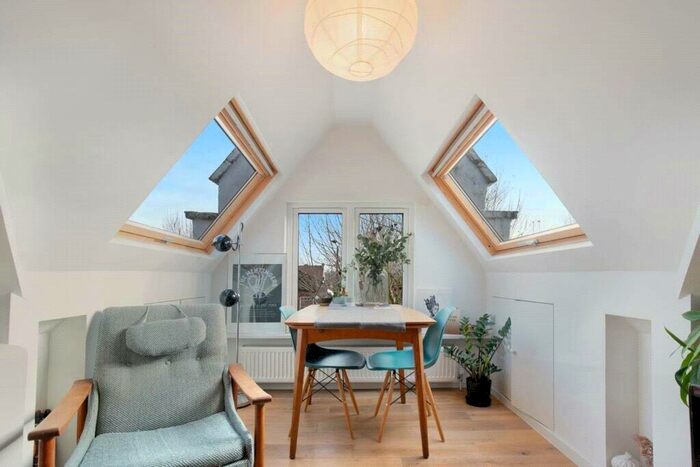 1 Bedroom Apartment To Rent In Walm Lane, London, NW2