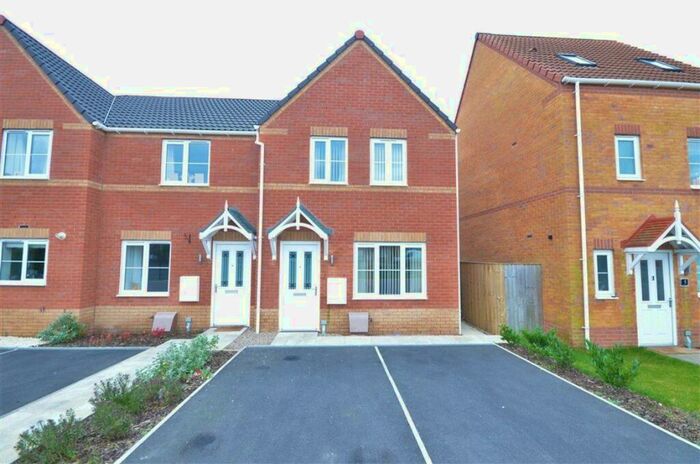 3 Bedroom Town House To Rent In Meltonfield, Rotherham, S63
