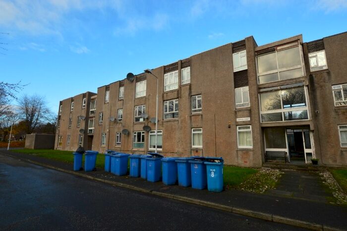3 Bedroom Flat To Rent In Cadham Court, Glenrothes, KY7