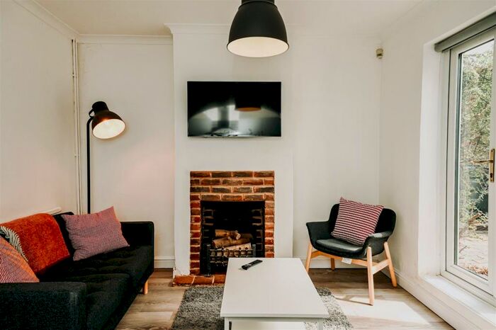 4 Bedroom House To Rent In Radbourne Street, Derby, DE22