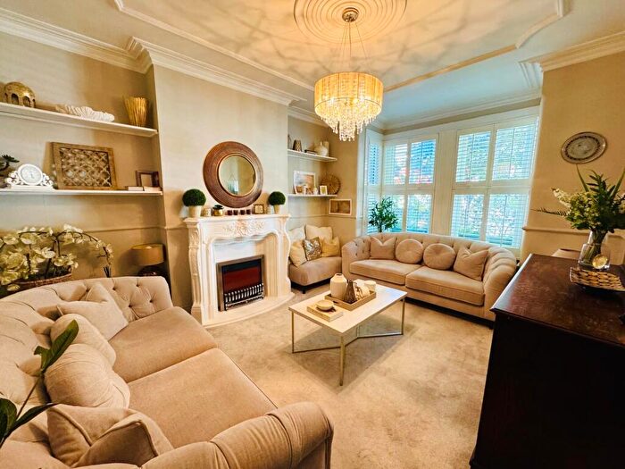 4 Bedroom House For Sale In Bridge Road, East Ham, E6