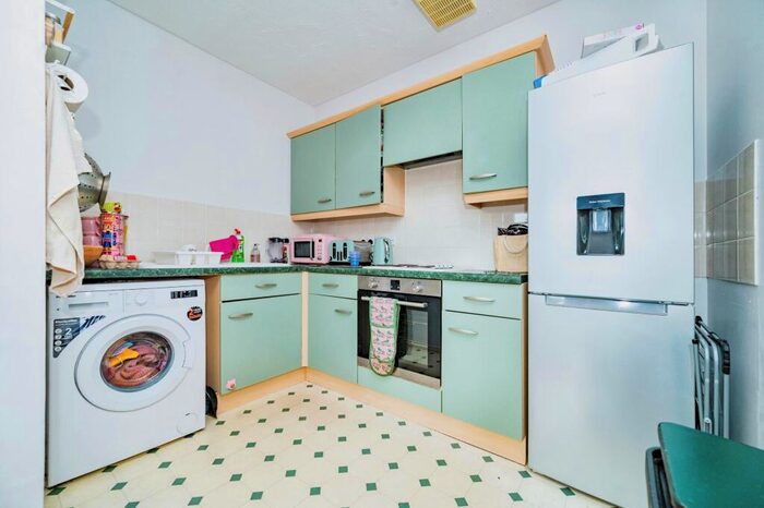 1 Bedroom Flat For Sale In Grove Road, Luton, Bedfordshire, LU1