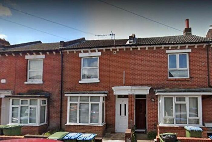 6 Bedroom House To Rent In Spear Road, SO14