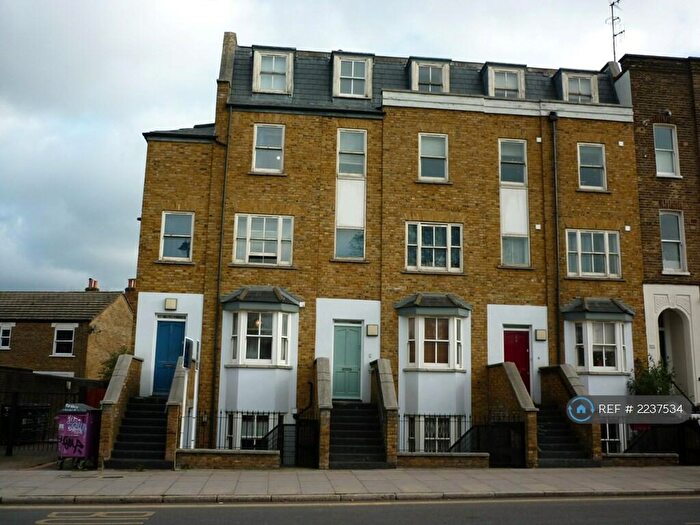 3 Bedroom Maisonette To Rent In Grove Road, London, E3