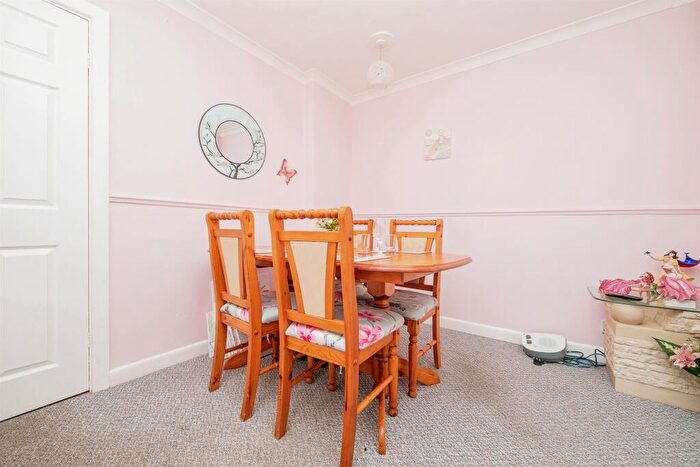 2 Bedroom Semi-Detached Bungalow For Sale In St. Bernard Road, Colchester, CO4