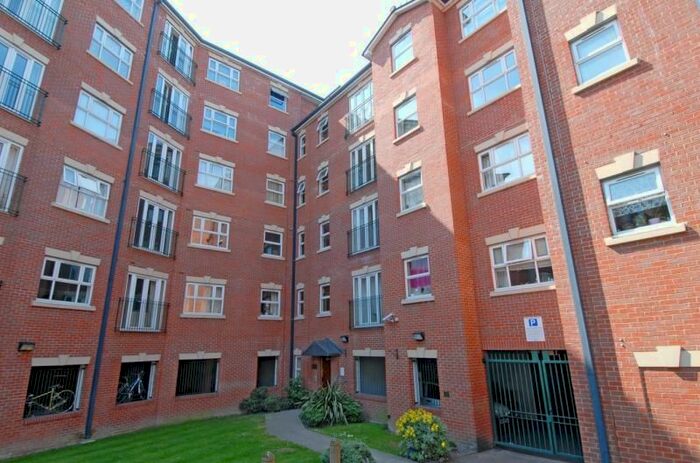 2 Bedroom Flat To Rent In Gleneagle Road, London, SW16
