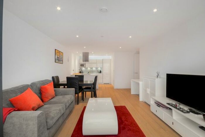 2 Bedroom Flat To Rent In Commercial Street, London, E1