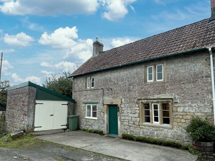 2 Bedroom Cottage To Rent In , BA4