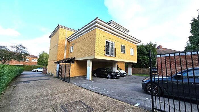 1 Bedroom Flat To Rent In Hatfield Close, Ilford, London, IG6