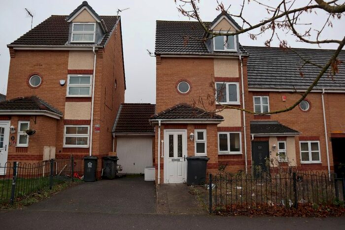 4 Bedroom Semi-Detached House To Rent In Kestrel Lane, Hamilton, Leicester LE5