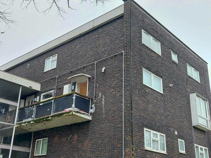 2 Bedroom Maisonette To Rent In Tinklerside, Basildon SS14