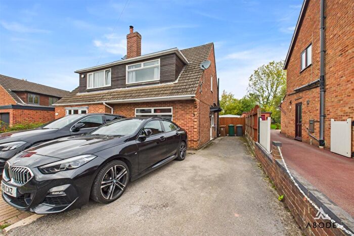 3 Bedroom Semi-Detached House For Sale In Buckley Close, Woodville, DE11