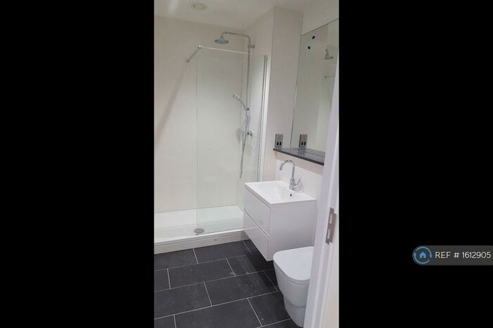 1 Bedroom Flat To Rent In Garrard House, Reading, RG1