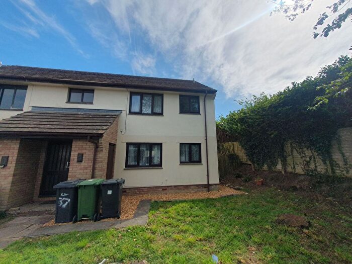 2 Bedroom Flat To Rent In Livarot Walk, South Molton, EX36