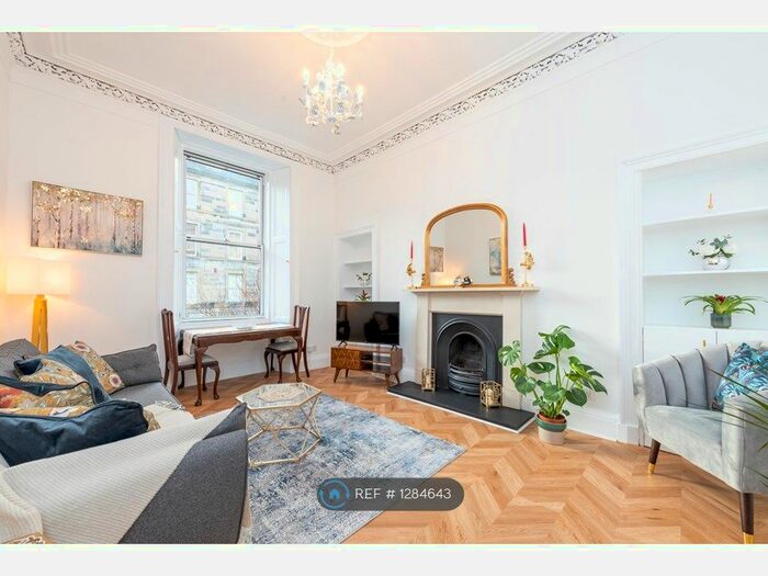 1 Bedroom Flat To Rent In Lutton Place, Edinburgh EH8