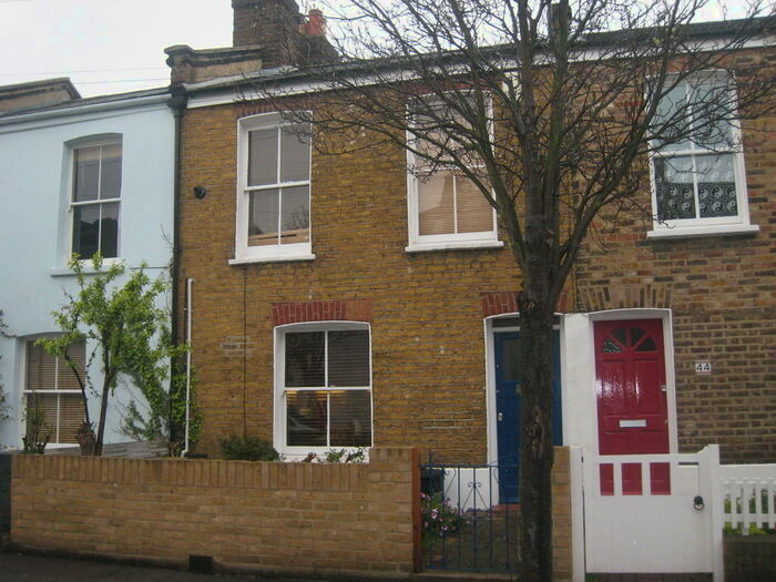 2 Bedroom Cottage To Rent In Mitford Road, London, N19