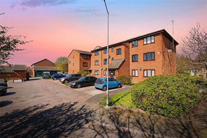 1 Bedroom Flat For Sale In Falcon Avenue, Grays, Essex, RM17