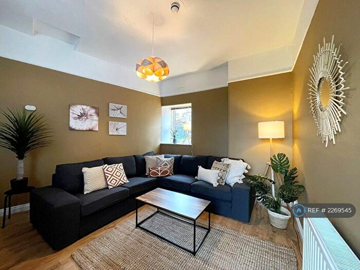 6 Bedroom Semi-Detached House To Rent In Upperthorpe, Sheffield, S6