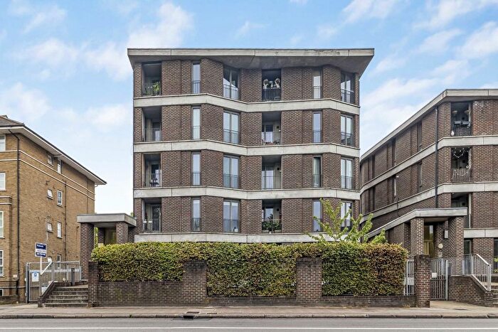 2 Bedroom Flat For Sale In Seven Sisters Road, London, N4