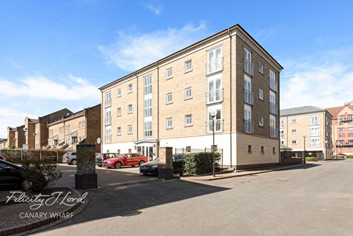 2 Bedroom Flat For Sale In Millennium Drive, London, E14