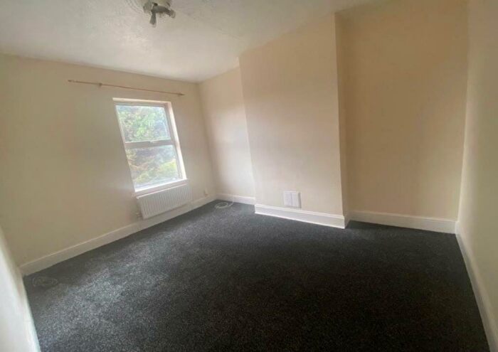 4 Bedroom Semi-Detached House To Rent In Alexandra Road, Millfield, Peterborough, PE1