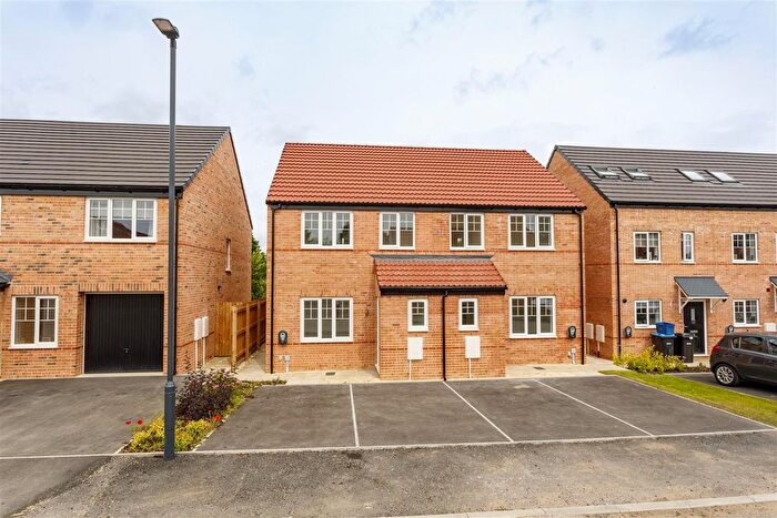2 Bedroom Semi-Detached House For Sale In Aspen Road, Easingwold, York, YO61