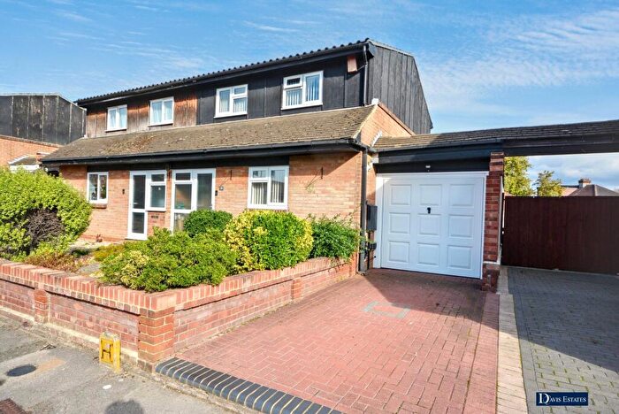 3 Bedroom Semi Detached House For Sale In Masefield Close, Harold Hill, Romford, RM3