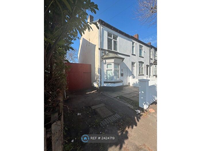 3 Bedroom Terraced House To Rent In Wolverhampton Street, Wolverhampton, WV14