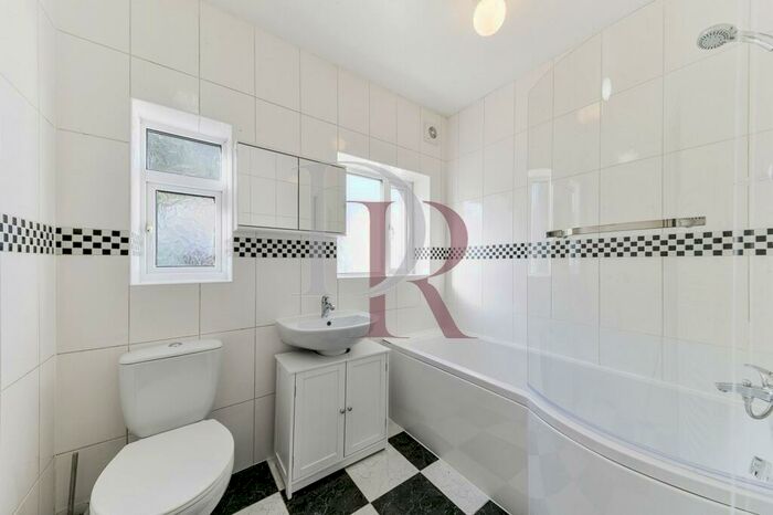 3 Bedroom House To Rent In Mafeking Road, West Ham, E16