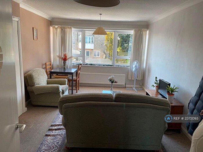 2 Bedroom Flat To Rent In Salehill Close, Sheffield, S10