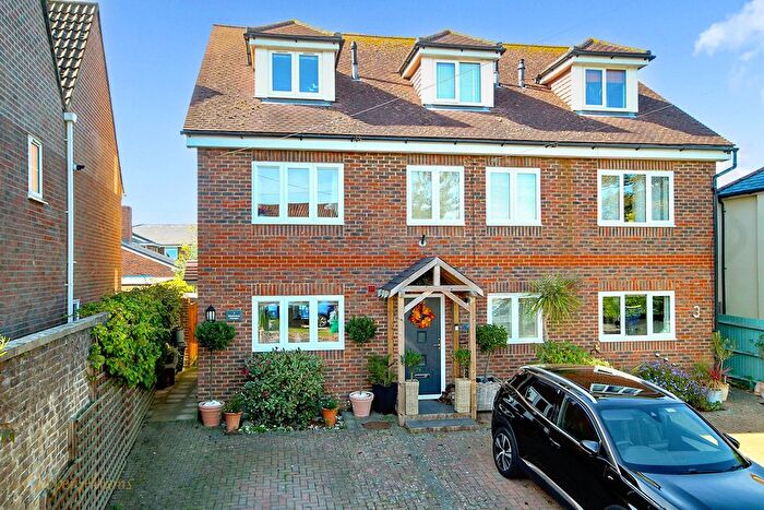 3 Bedroom Town House For Sale In Sea Road, East Preston, BN16