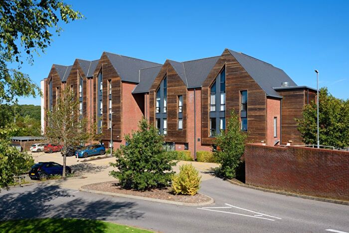 1 Bedroom Flat For Sale In Chamberlain Manor, Simone Weil Avenue, Ashford, TN24